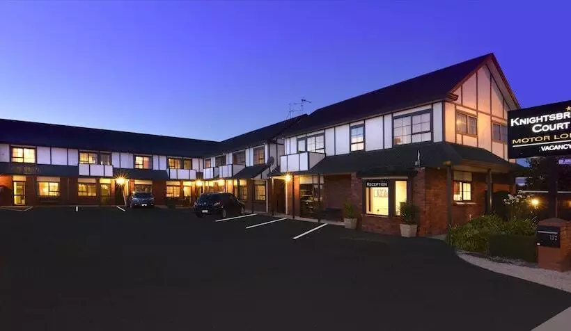 Hotel Knightsbridge Court Motor Lodge