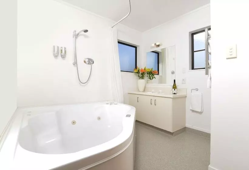 Hotel Knightsbridge Court Motor Lodge