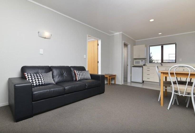 فندق Knightsbridge Court Motor Lodge