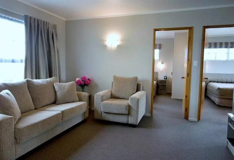 Hotel Knightsbridge Court Motor Lodge