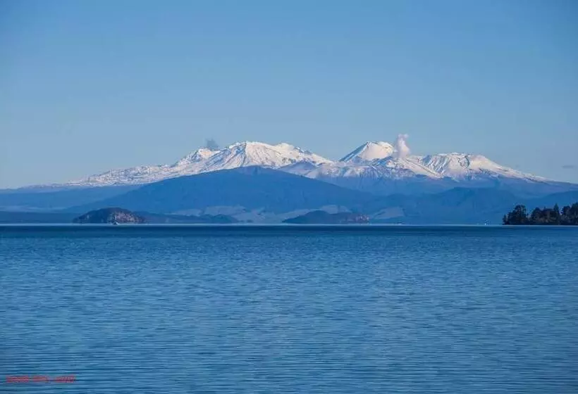 ホテル Twin Peaks Lakeside Inn