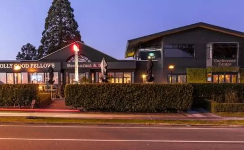 ホテル Twin Peaks Lakeside Inn