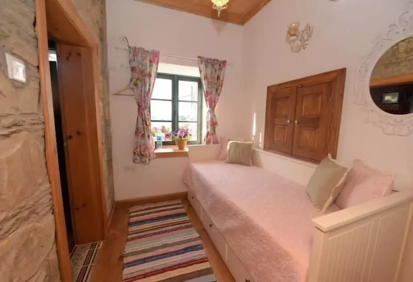 ベッドアンドブレックファースト Sirince Ilya Konak