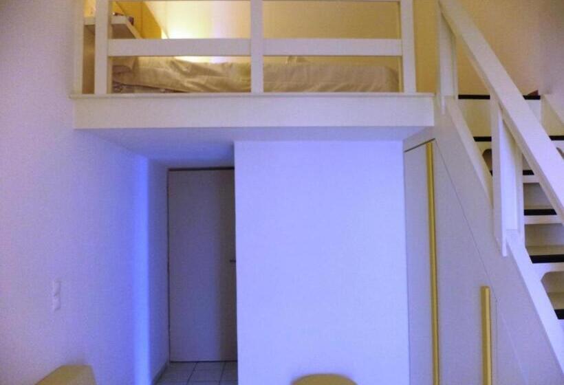 هتل Bicorna Chania