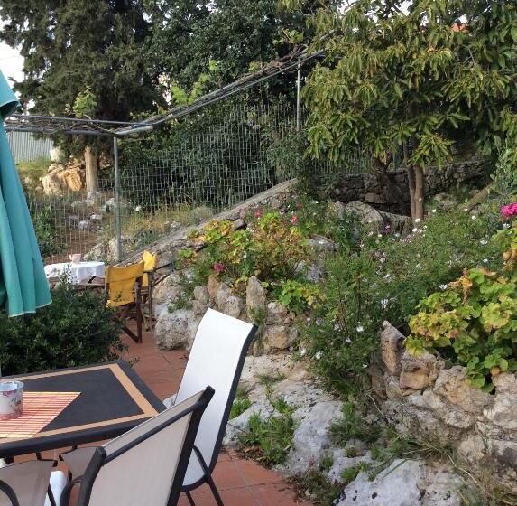 هتل Bicorna Chania