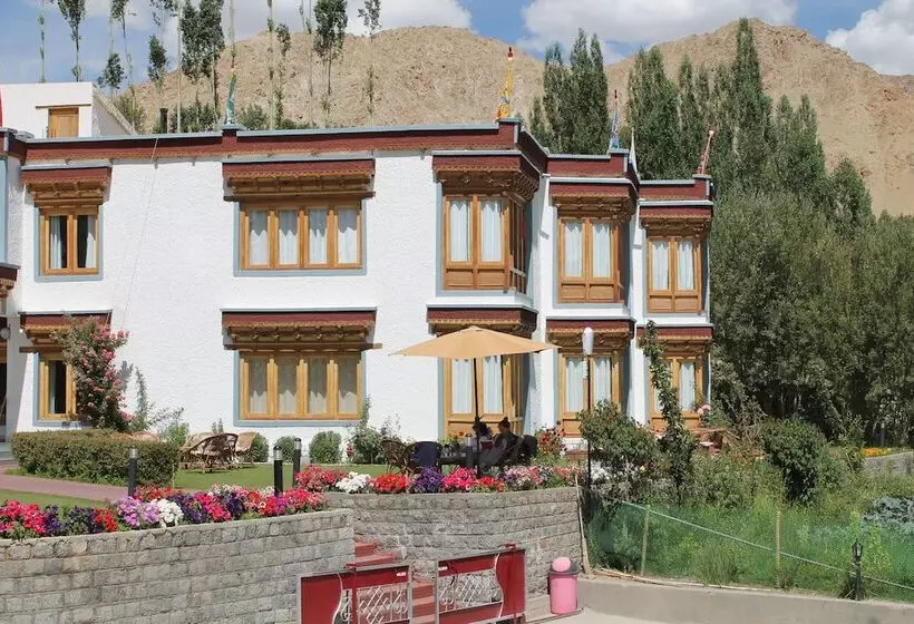 هتل Royal Ladakh