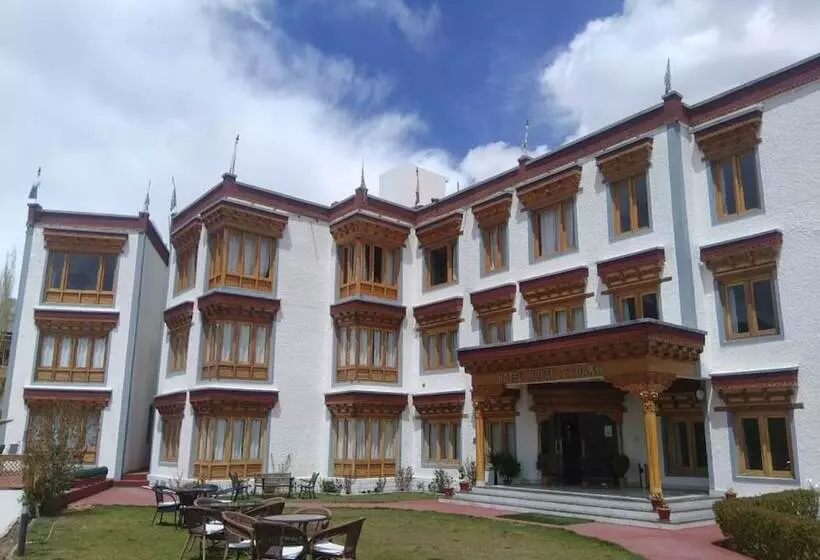 هتل Royal Ladakh