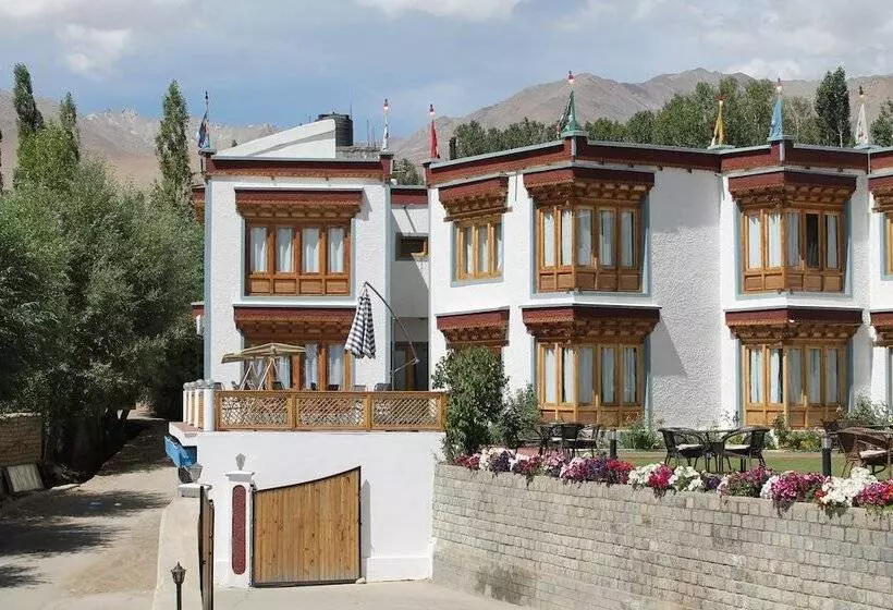 هتل Royal Ladakh