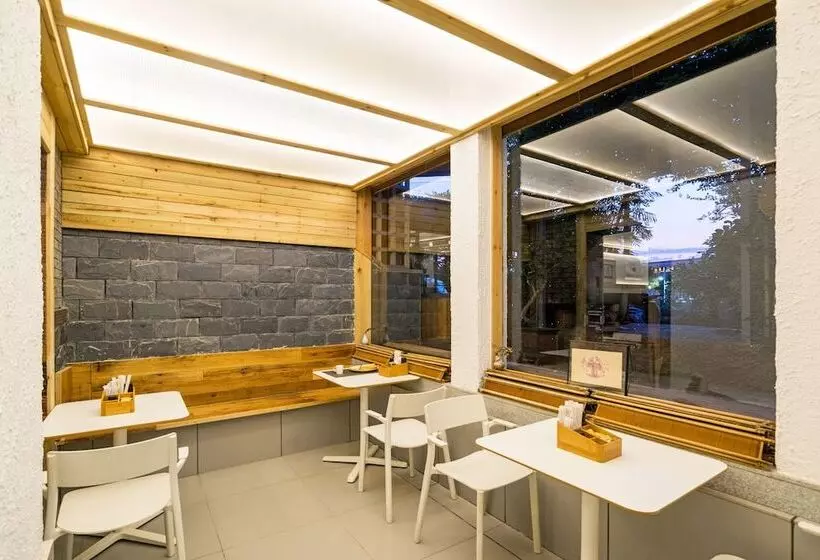 Hotelli Zen Tea House Seven Stars Park