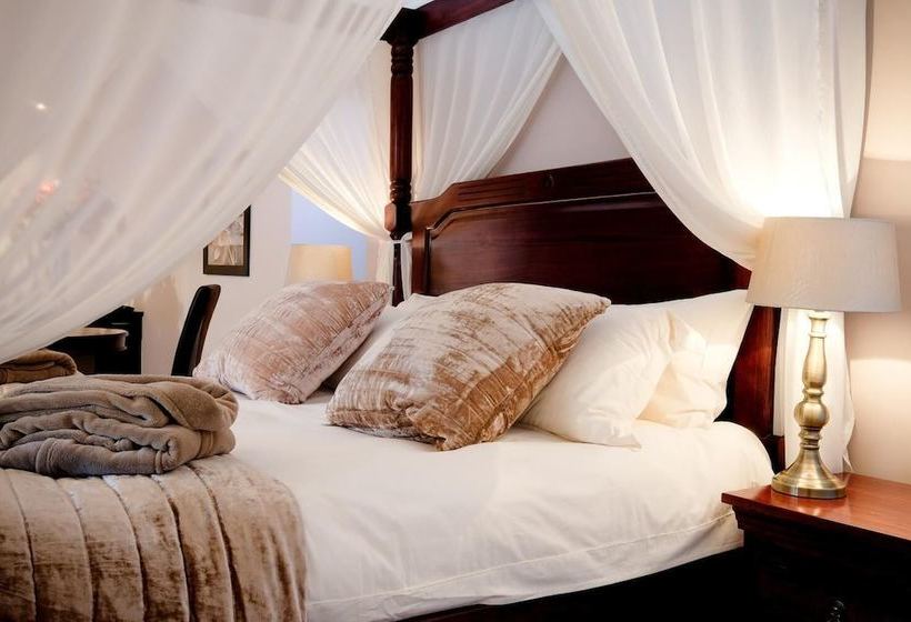 Oxbow Country Estate