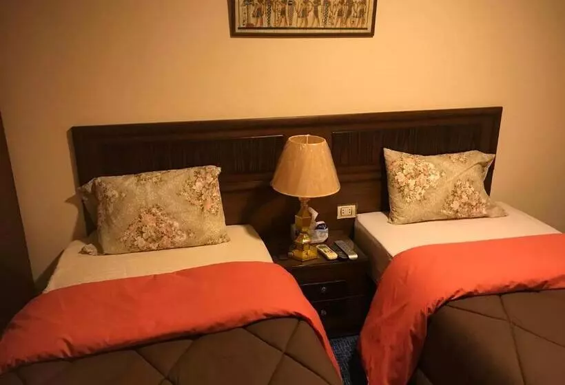 پانسیون 3 Pyramids View Inn