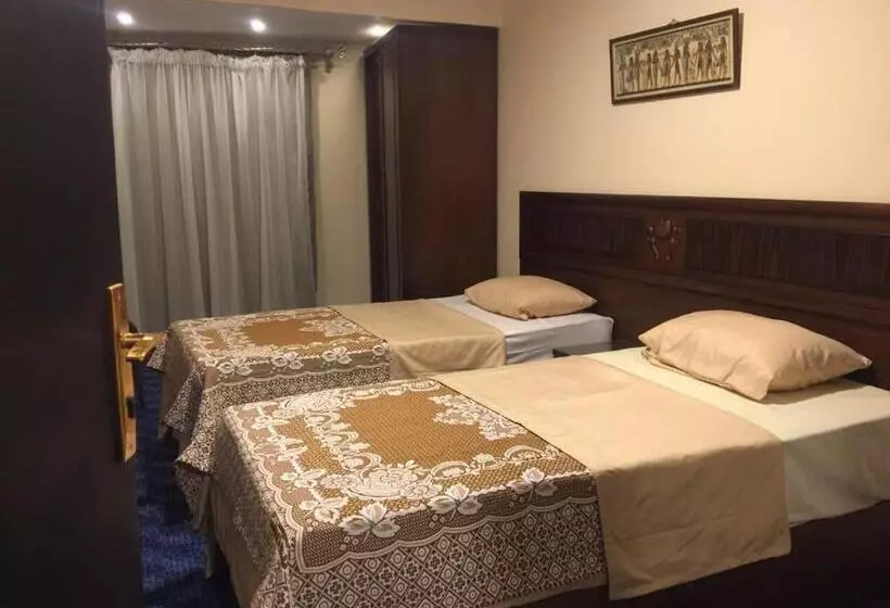 پانسیون 3 Pyramids View Inn