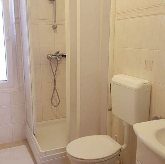 بنسيون Apartments Cola