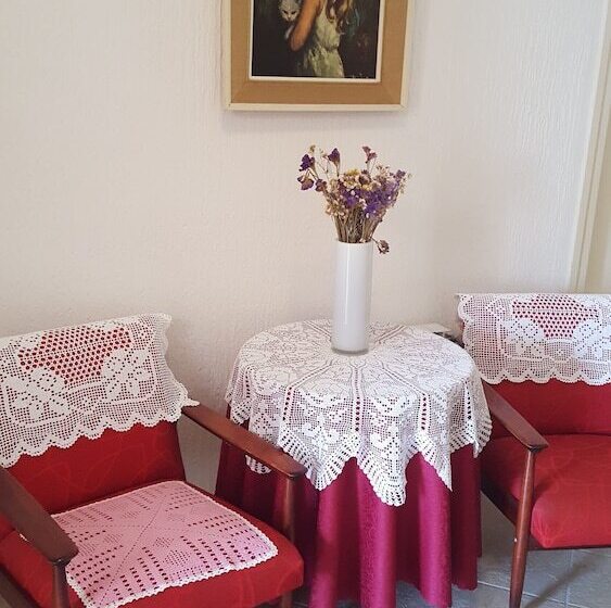 بنسيون Apartments Cola