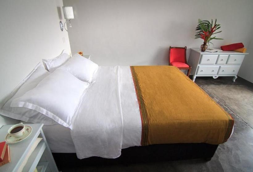 پانسیون The Station Retreat Hotel Seychelles