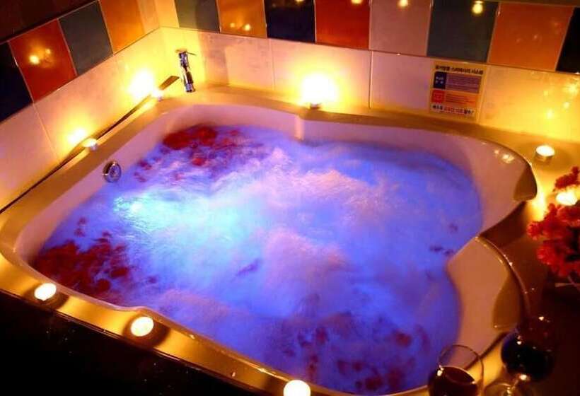 Pinky Marine Pension