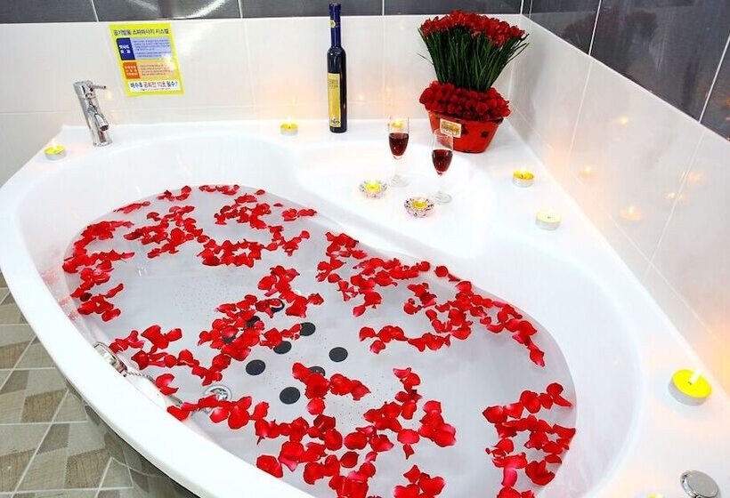 Pinky Marine Pension