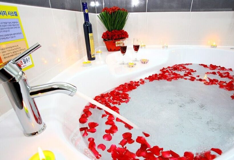 Pinky Marine Pension