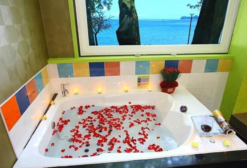 Pinky Marine Pension