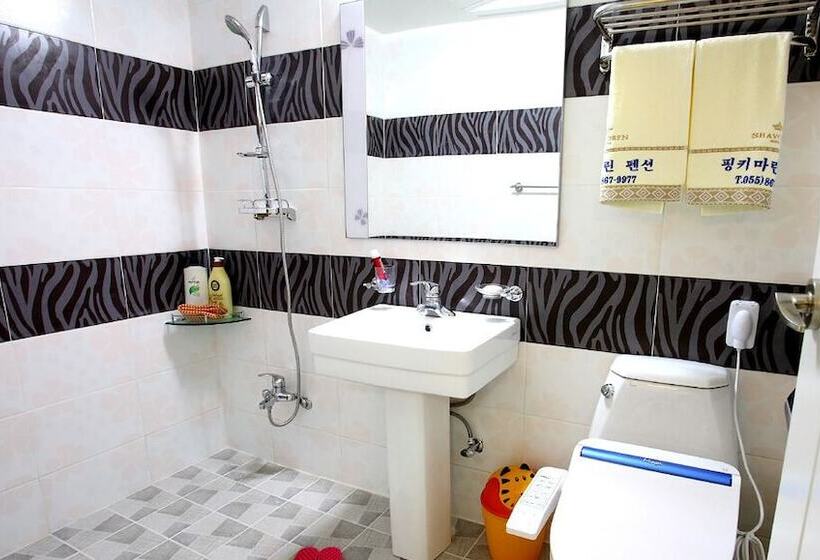 Pinky Marine Pension