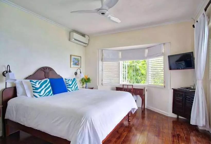 Scotch On The Rocks Ocho Rios 5br