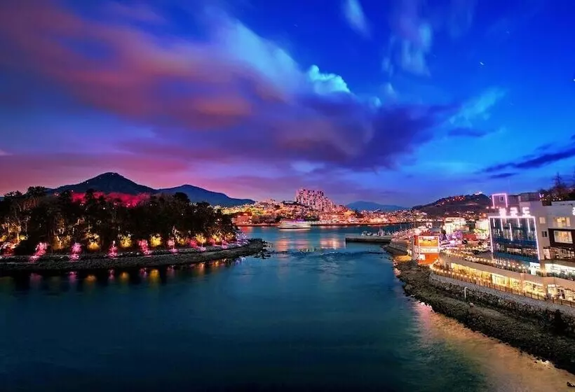 Yeosu Janggun Island Pension