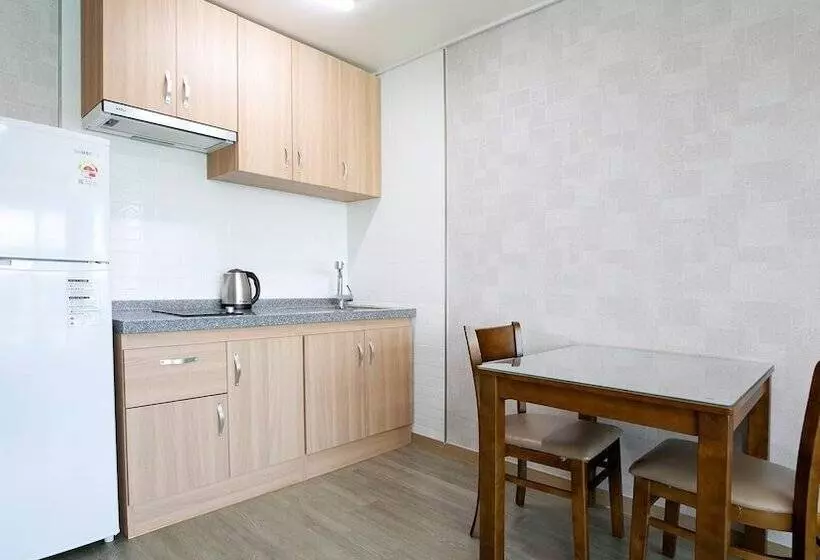 Yeosu Janggun Island Pension