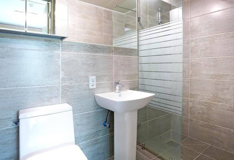 Yeosu Janggun Island Pension