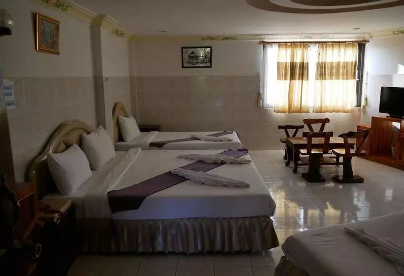 ホテル Hirun Grand