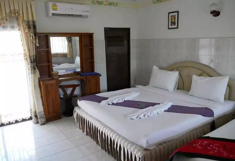 ホテル Hirun Grand