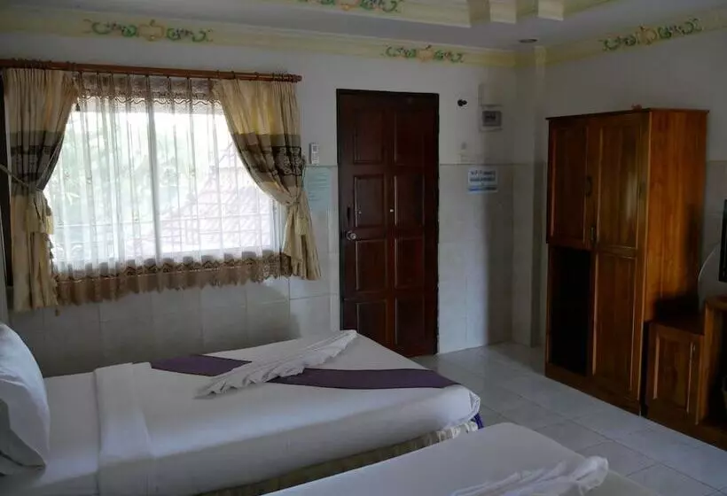 ホテル Hirun Grand