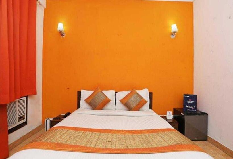 Hotel Oyo 8822 Sector 31