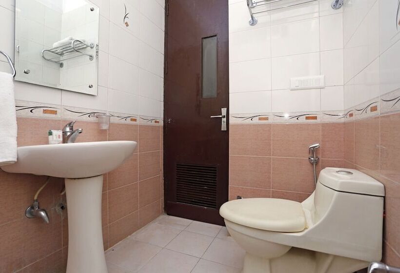 Hotel Oyo 8822 Sector 31