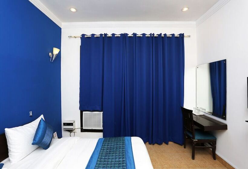 Hotel Oyo 8822 Sector 31