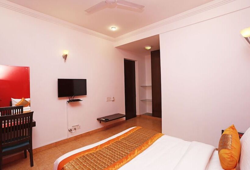 Hotel Oyo 8822 Sector 31