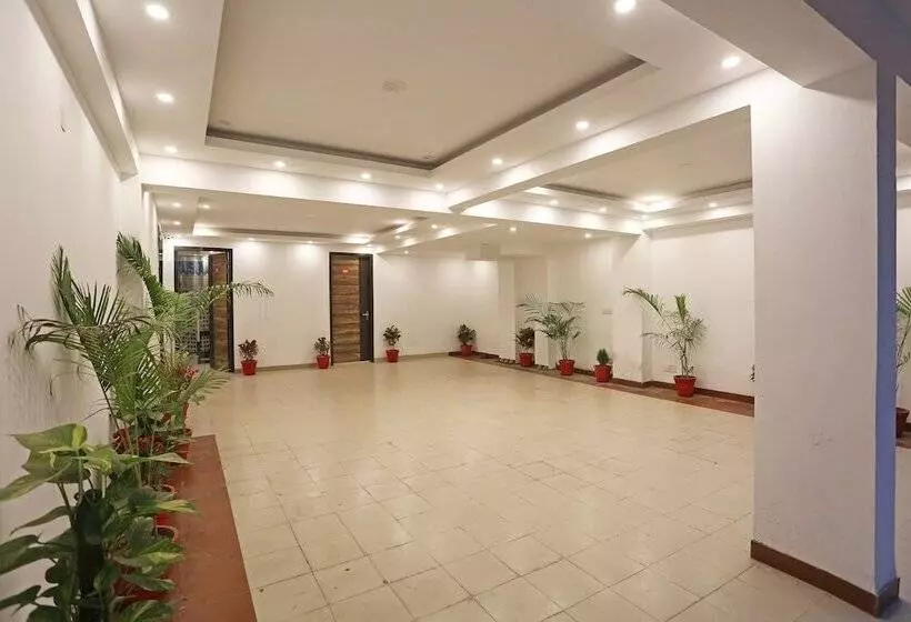 ホテル Oyo 9997 Sohna Road