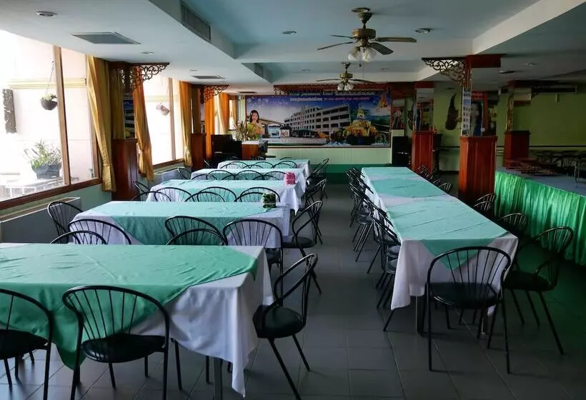 ホテル Royal Jommanee