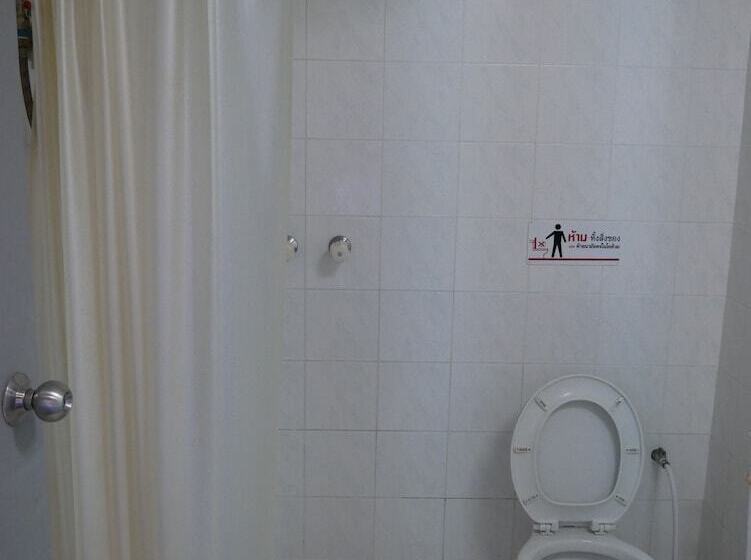 Отель Royal Jommanee