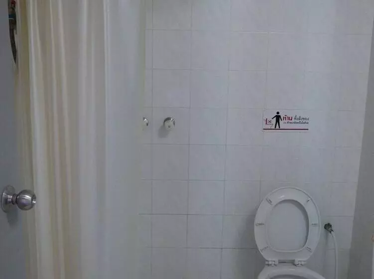 ホテル Royal Jommanee