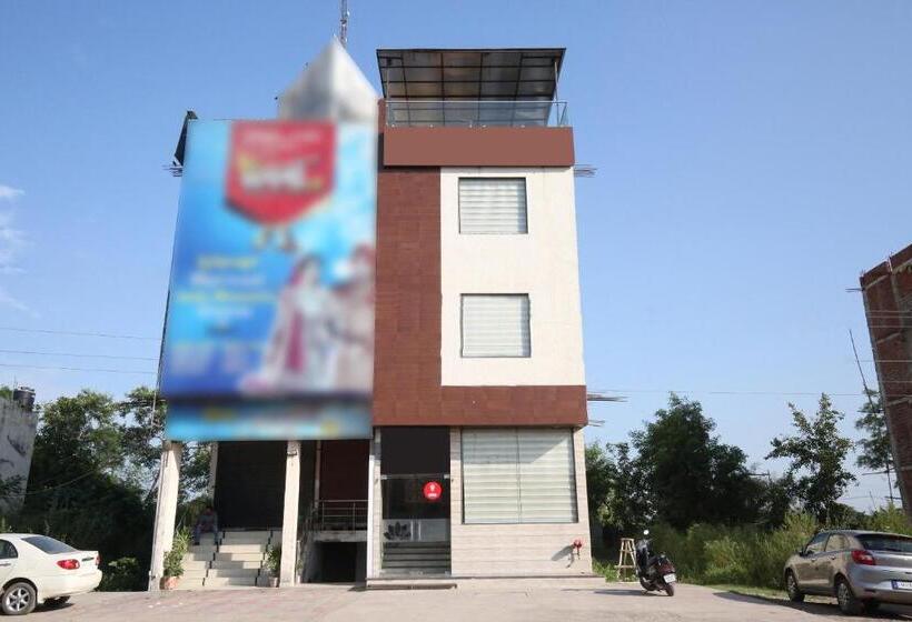 Отель Townhouse Tricity Relax Inn