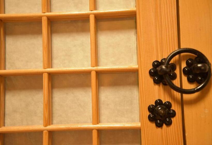 פנסיון Bukchonae