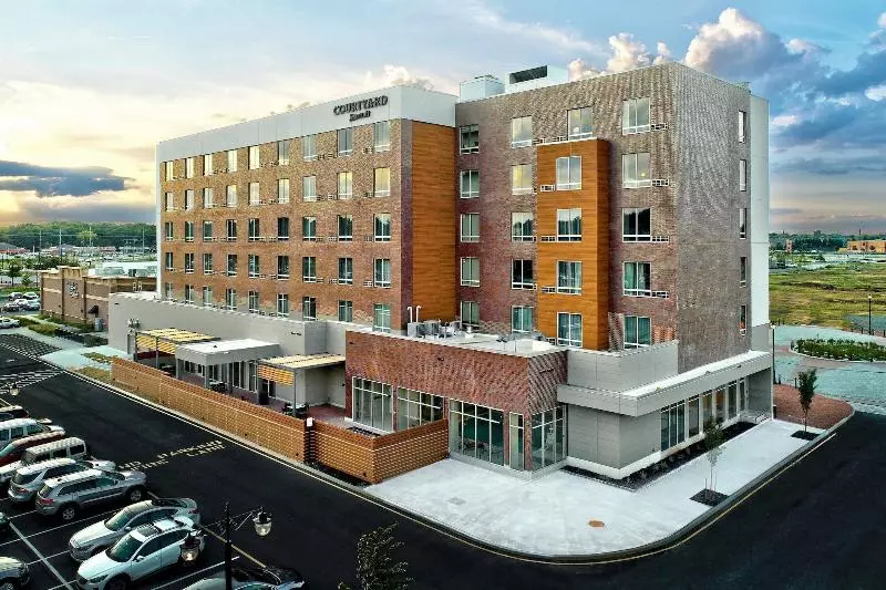 ホテル Courtyard By Marriott North Brunswick