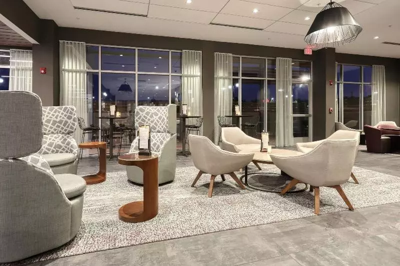 ホテル Courtyard By Marriott North Brunswick