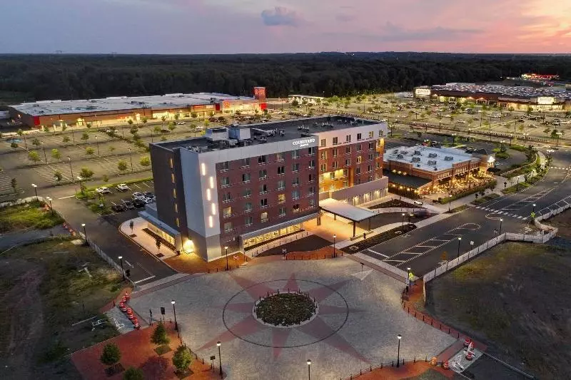 ホテル Courtyard By Marriott North Brunswick