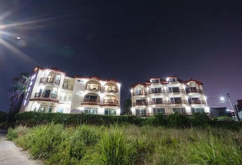 Jeju New Haean Punggyeong Pension