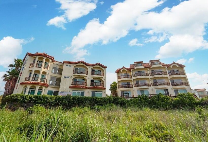 Jeju New Haean Punggyeong Pension