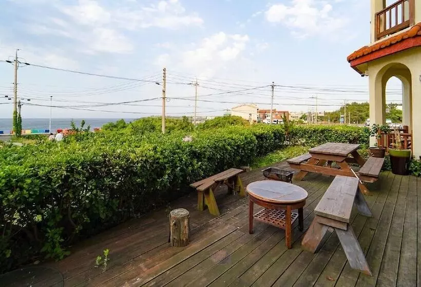 Jeju New Haean Punggyeong Pension