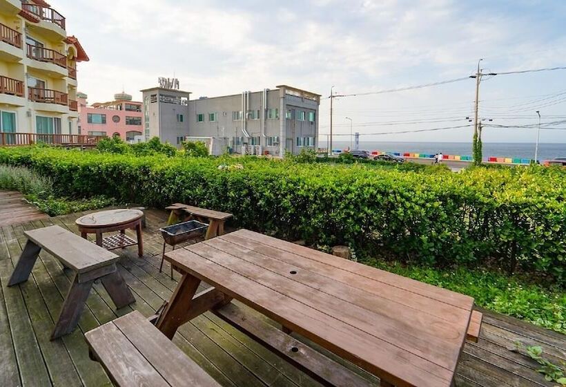 Jeju New Haean Punggyeong Pension