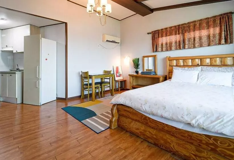 Jeju New Haean Punggyeong Pension