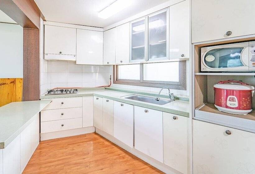 Jeju New Haean Punggyeong Pension